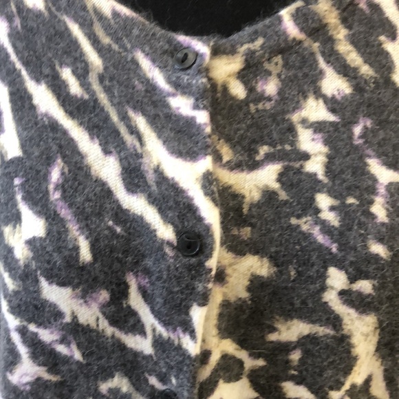 👍🏻2/$25.00 - Ladies Cardigan, gently used, Size XL. - Picture 3 of 6